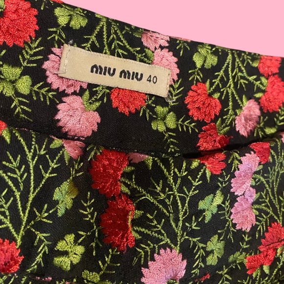 Miu Miu Embroidered Floral High Rise Shorts Sz 40 - Picture 5 of 5